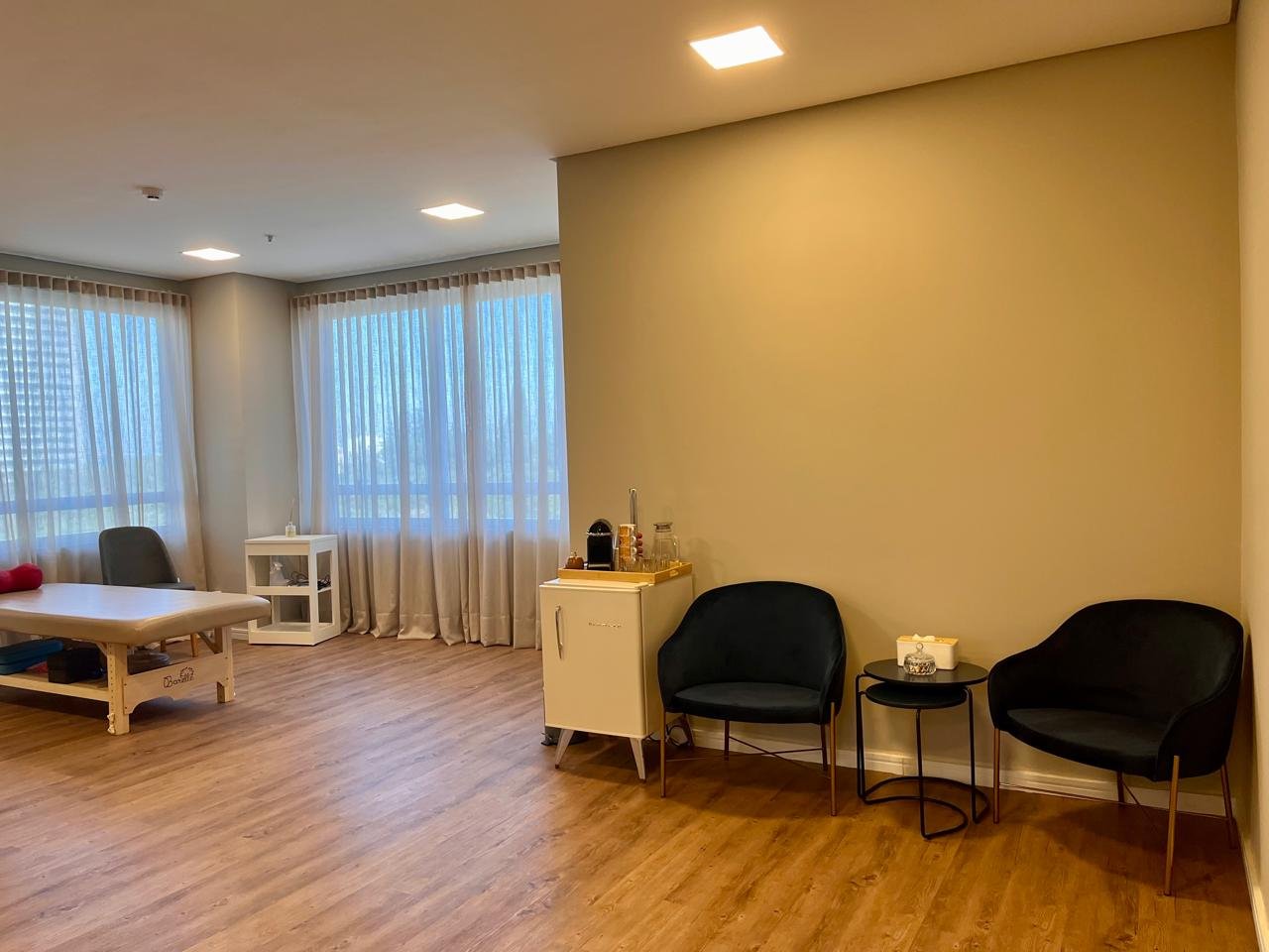 Instituto Glia de Neuroreabilitação — sala de espera do consultório 617